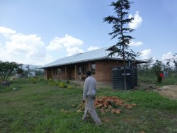 Schulgebäude in Losimingori (2015)